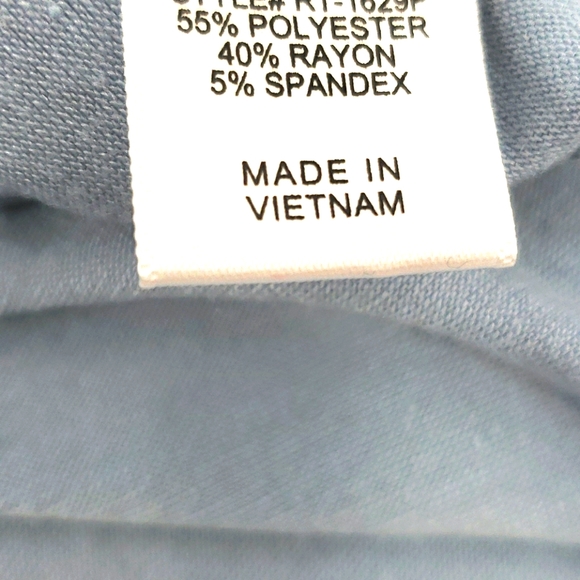 New ZENANA V-neck Rolled Cuff Sleeves Top - Picture 5 of 6